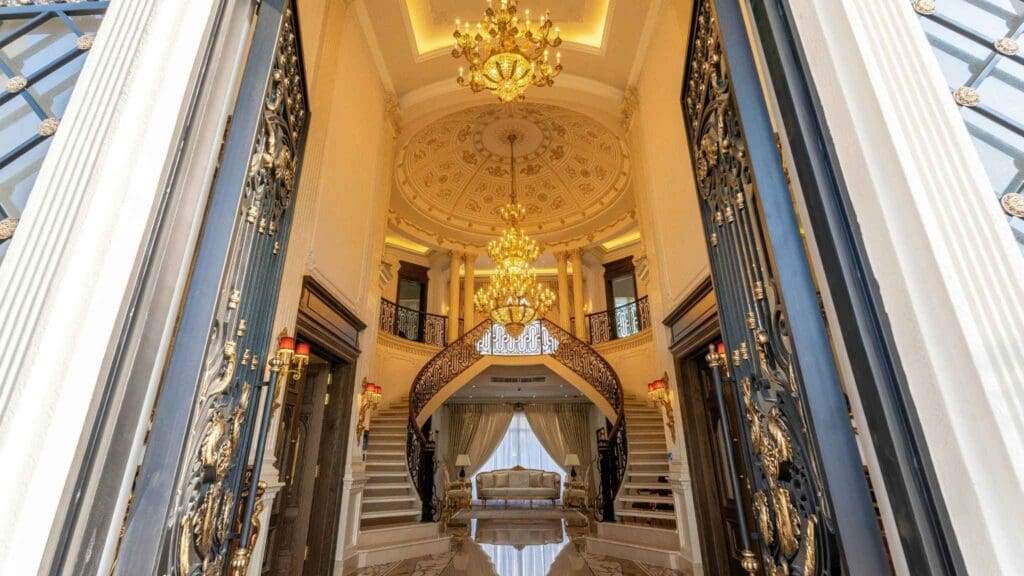 Los decoradores de interiores que transforman mansiones de lujo en Madrid y La Moraleja