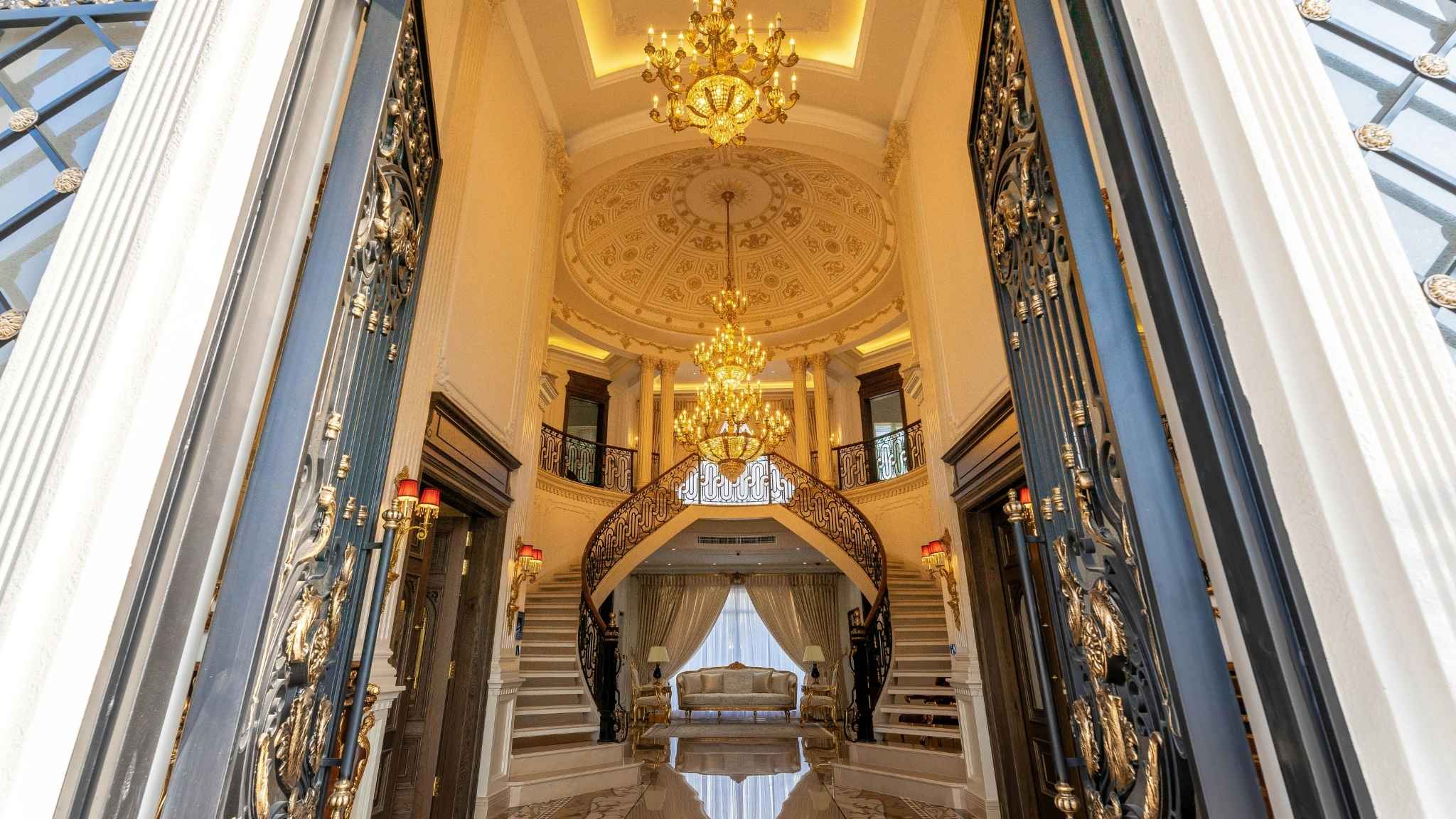 Los decoradores de interiores que transforman mansiones de lujo en Madrid y La Moraleja